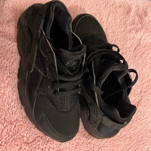 Kids Nike Huarache Run 4y fits like 3.5y